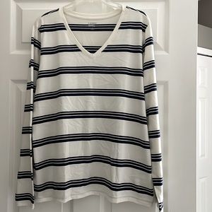 NWOT Lands’ End Long Sleeve V-Neck T Shirt Size Large
